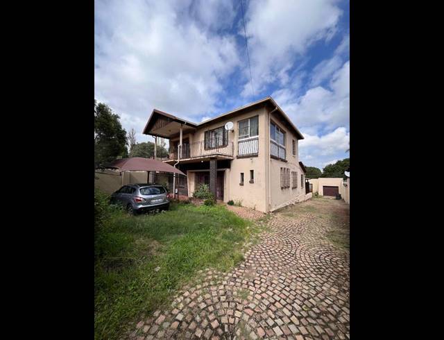 5 BEDROOM HOUSE FOR SALE IN KENSINGTON